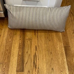 Pottery Barn Sunbrella ivory and Navy Pillow